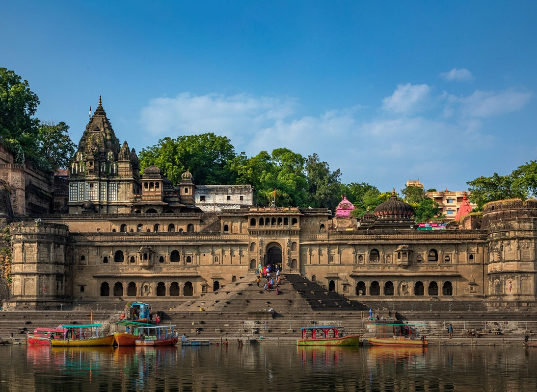 Maheshwar Ghat Temple Fort And Palace On The Bank Of River Narmada At State Madhya  Pradesh India 03 03 2008 Stock Photo, Picture and Royalty Free Image. Image  175087010.